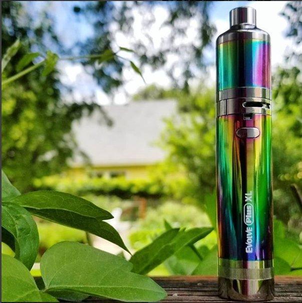 Yocan Evolve Plus XL Vaporizer Kit 1400 mAh / Luminous Airdrie Vape SuperStore and Bong Shop Alberta Canada